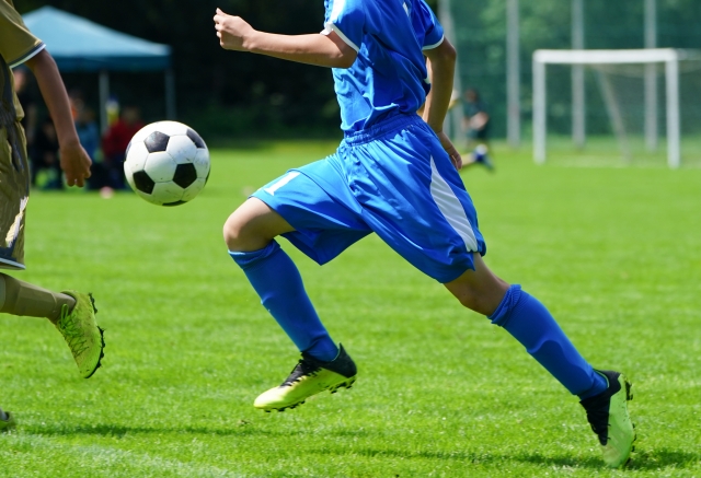 サッカー選手とスポーツブランドを宣伝したいです 利益配分はどうすればいいですか 起業 会社設立ならドリームゲート